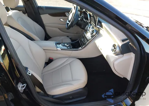 2018 Mercedes-Benz C 300 из США, поврежденный, VIN 55SWF4JB5JU246284